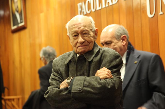 Homenaje póstumo al Dr. Iván Lagunes Pérez